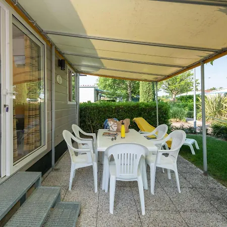 Holiday Garda Trendy By Interhome